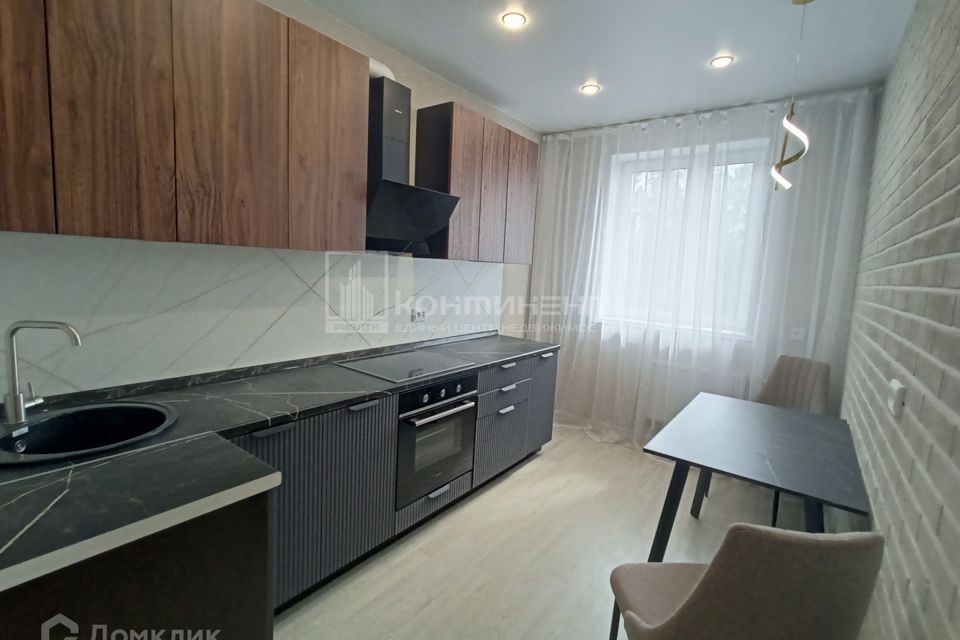 Продаётся 1-комнатная квартира, 42 м²