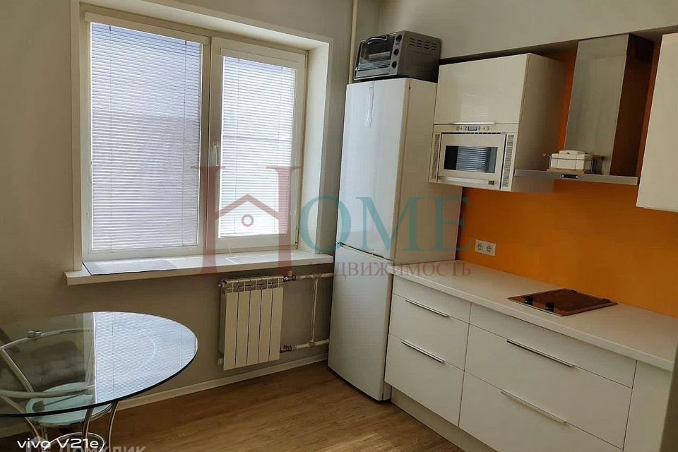 Сдаётся 2-комнатная квартира, 68 м²