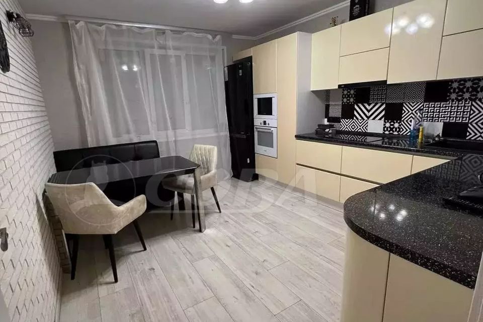 Продаётся 3-комнатная квартира, 97 м²