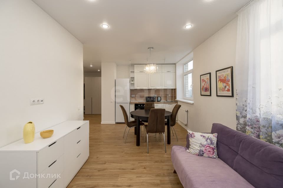Сдаётся 2-комнатная квартира, 56 м²