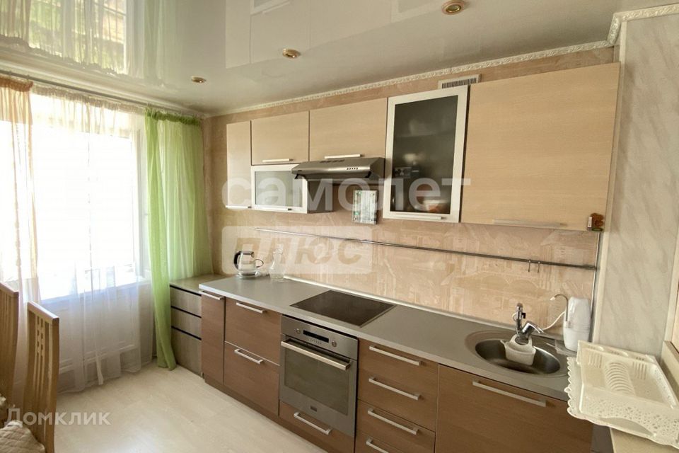 Продаётся 3-комнатная квартира, 57.3 м²