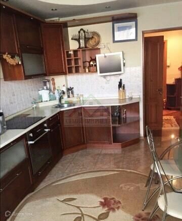 Продаётся 4-комнатная квартира, 92 м²