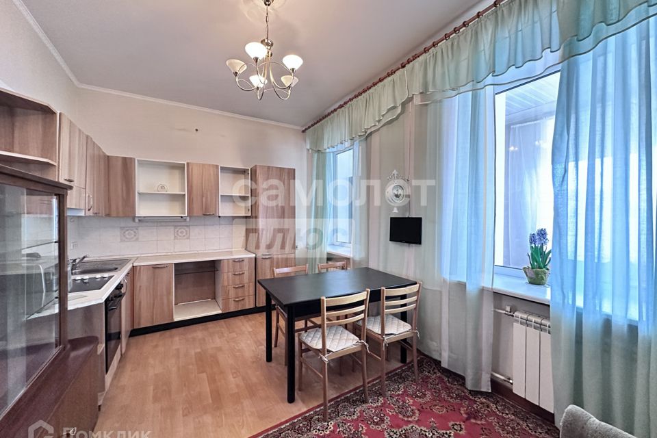 Продаётся 2-комнатная квартира, 68.6 м²