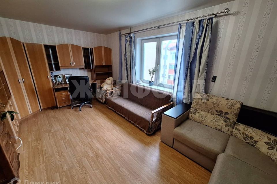 Продаётся 2-комнатная квартира, 147.7 м²