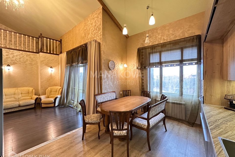 Продаётся 3-комнатная квартира, 130.6 м²