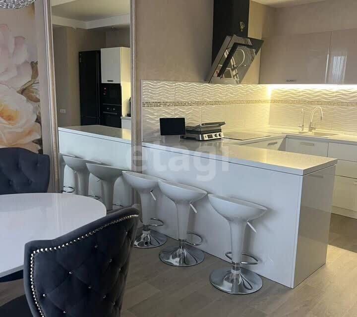 Сдаётся 3-комнатная квартира, 99 м²