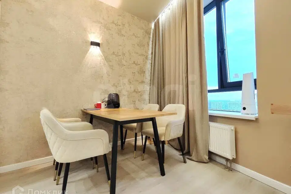 Продаётся 1-комнатная квартира, 61 м²