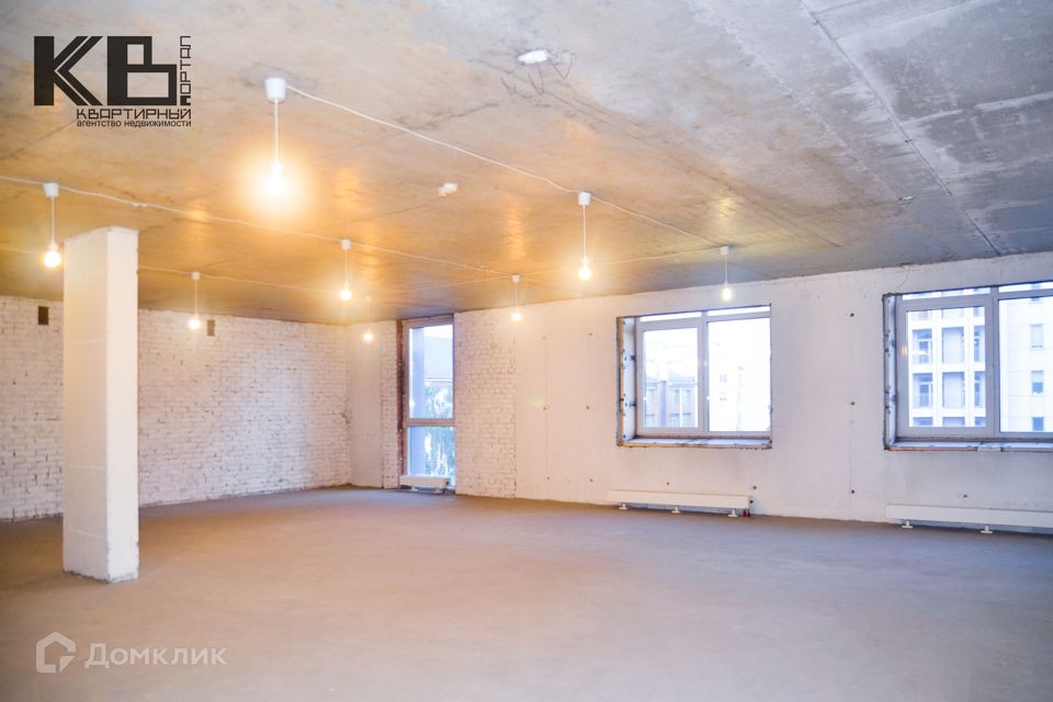 Продаётся 2-комнатная квартира, 122.3 м²
