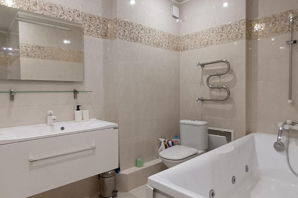Сдаётся 1-комнатная квартира, 53 м²