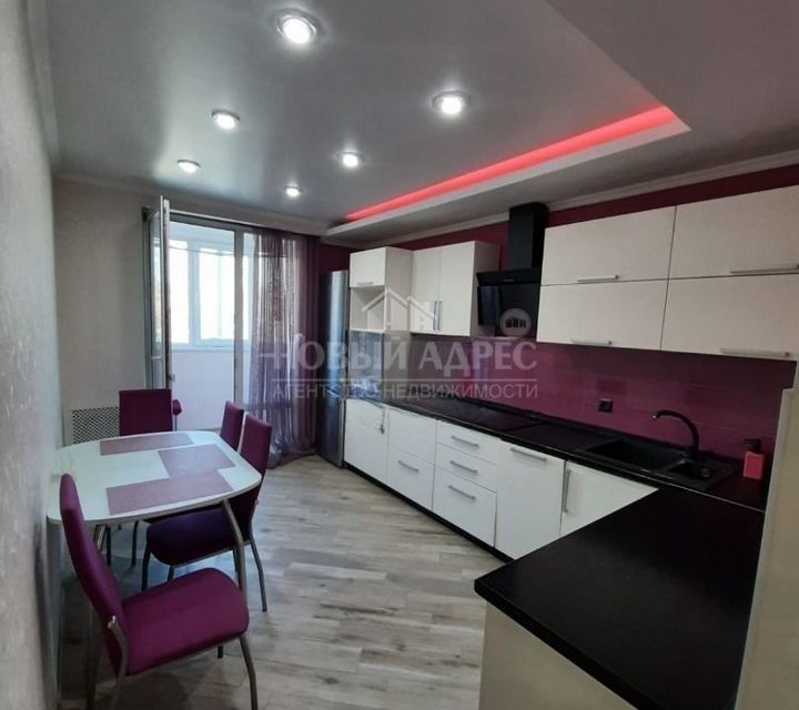 Сдаётся 2-комнатная квартира, 60.5 м²