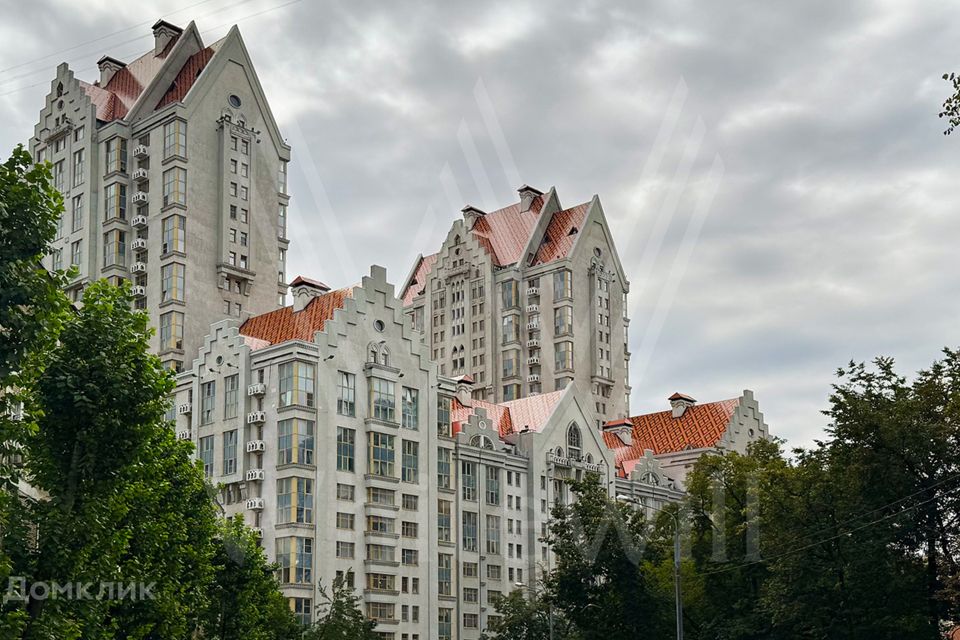 Продаётся 5-комнатная квартира, 164 м²