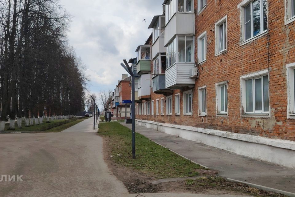 Продаётся 3-комнатная квартира, 42.4 м²
