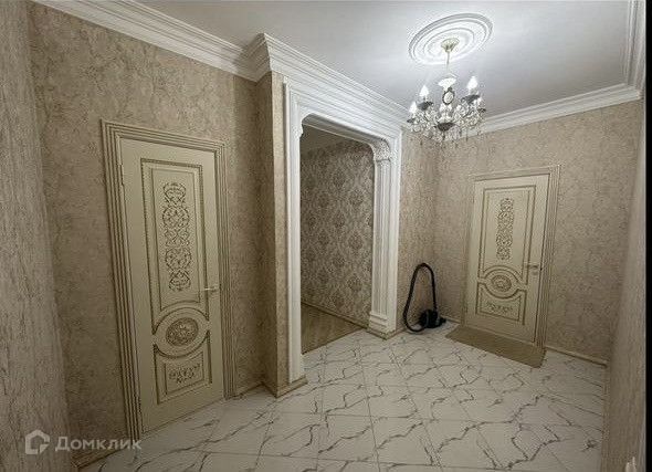 Продаётся 1-комнатная квартира, 64 м²
