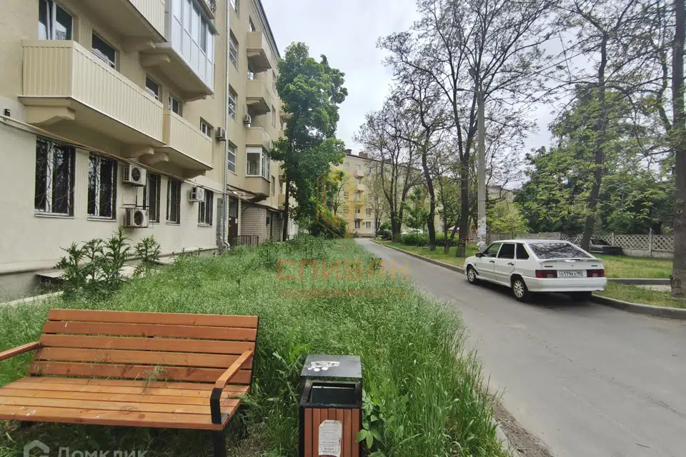 Продаётся 1-комнатная квартира, 37.3 м²