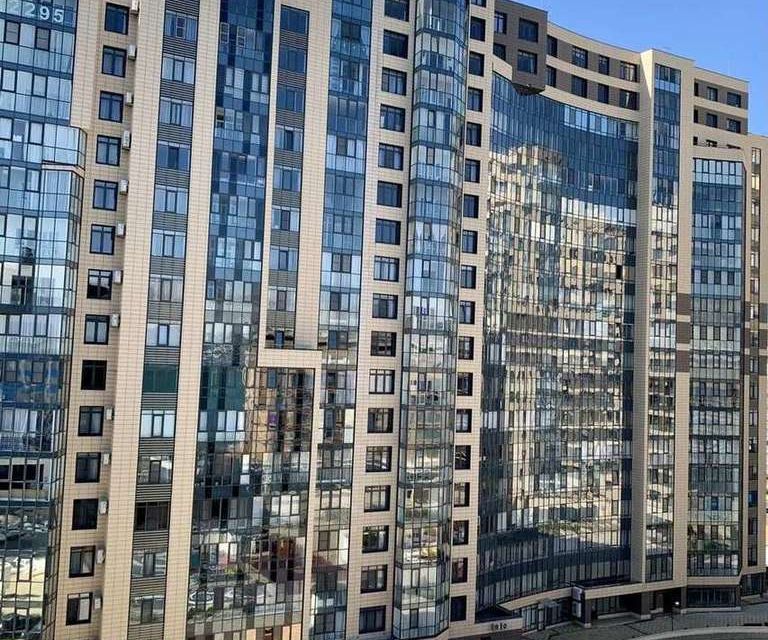 Продаётся 2-комнатная квартира, 122 м²
