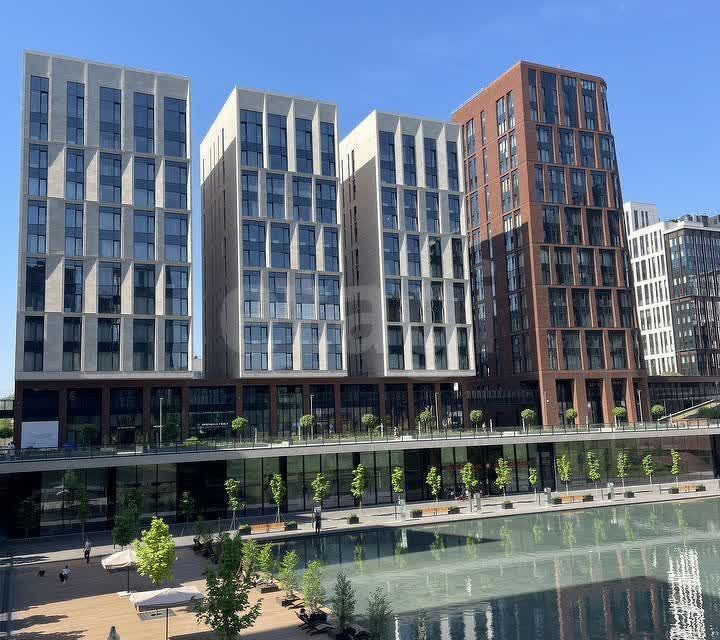 Продаётся 3-комнатная квартира, 150.5 м²