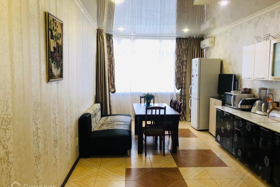 Продаётся 3-комнатная квартира, 150 м²