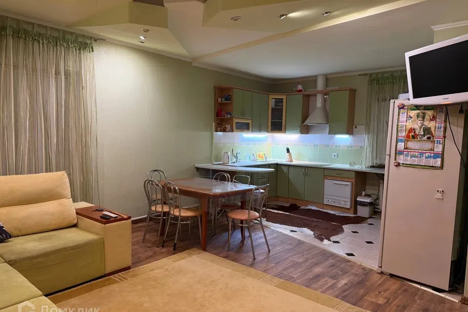 Продаётся 2-этажный дом, 156 м²