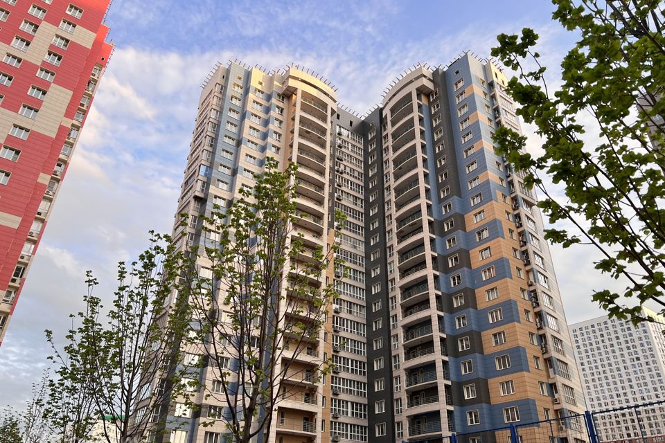 Продаётся 3-комнатная квартира, 98 м²