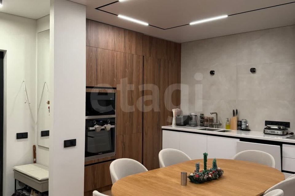 Продаётся 3-комнатная квартира, 81.7 м²