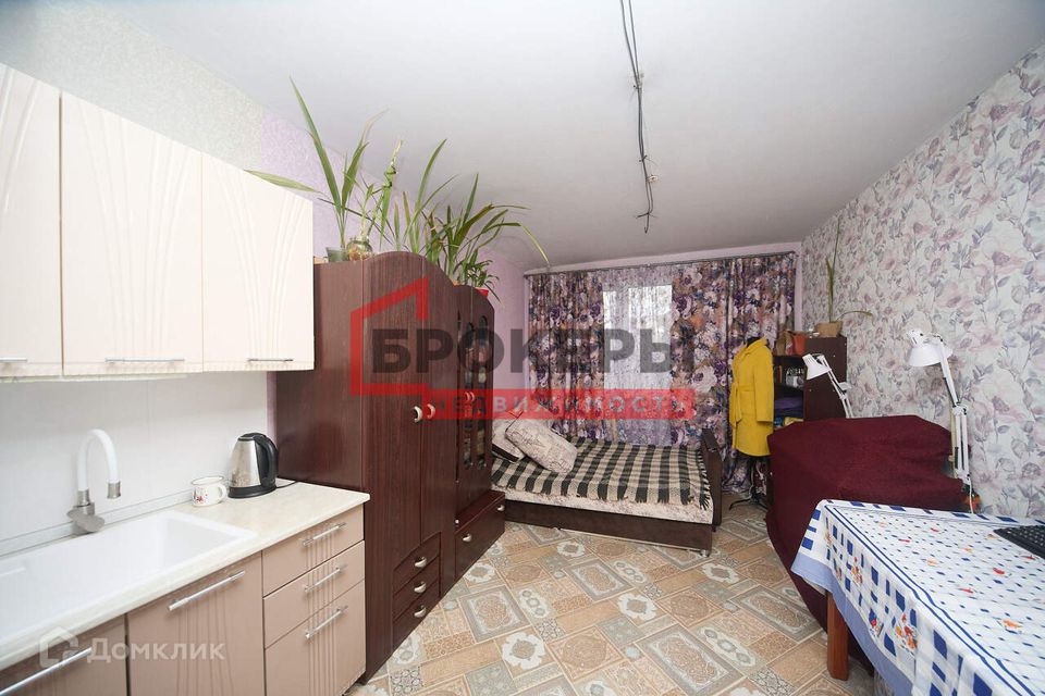 Продаётся комната в 10-комн. квартире, 17.4 м²