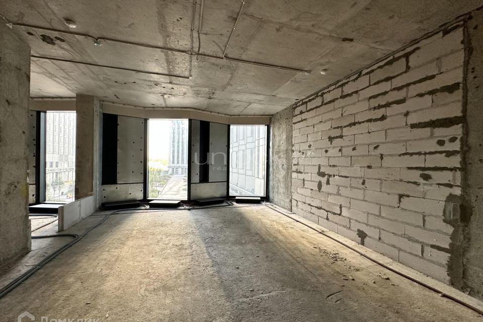 Продаётся 2-комнатная квартира, 90.3 м²