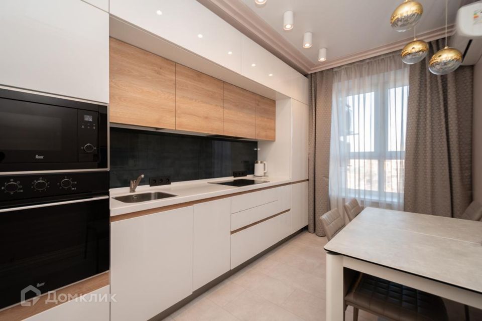 Продаётся 3-комнатная квартира, 105 м²