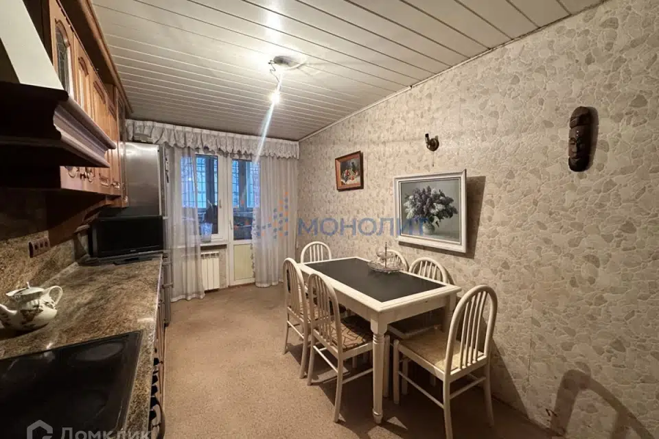 Продаётся 4-комнатная квартира, 111 м²