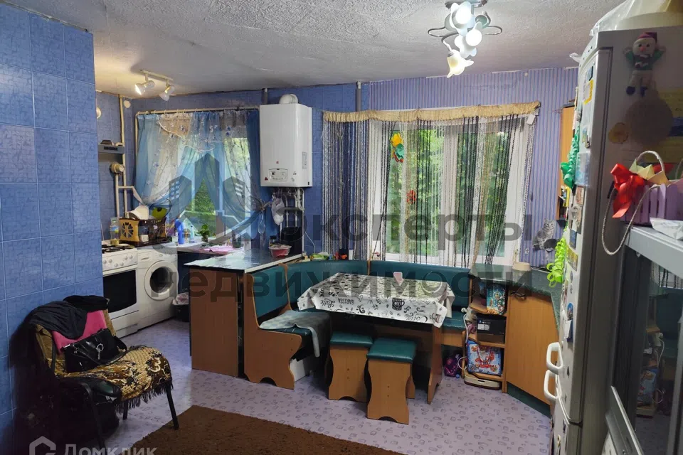 Продаётся 4-комнатная квартира, 61.2 м²
