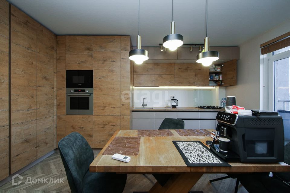Продаётся 2-комнатная квартира, 113.5 м²