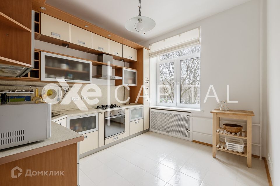 Продаётся 6-комнатная квартира, 187 м²