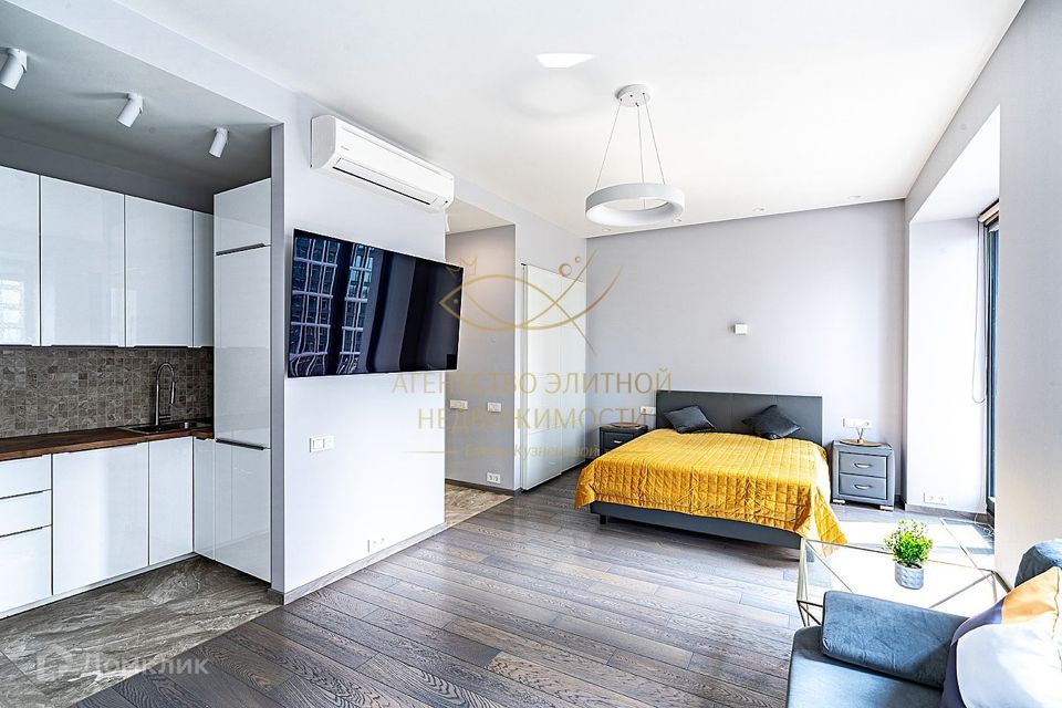 Продаётся 1-комнатная квартира, 42 м²