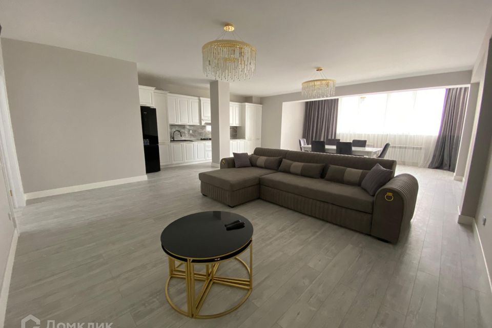 Продаётся 2-комнатная квартира, 100 м²