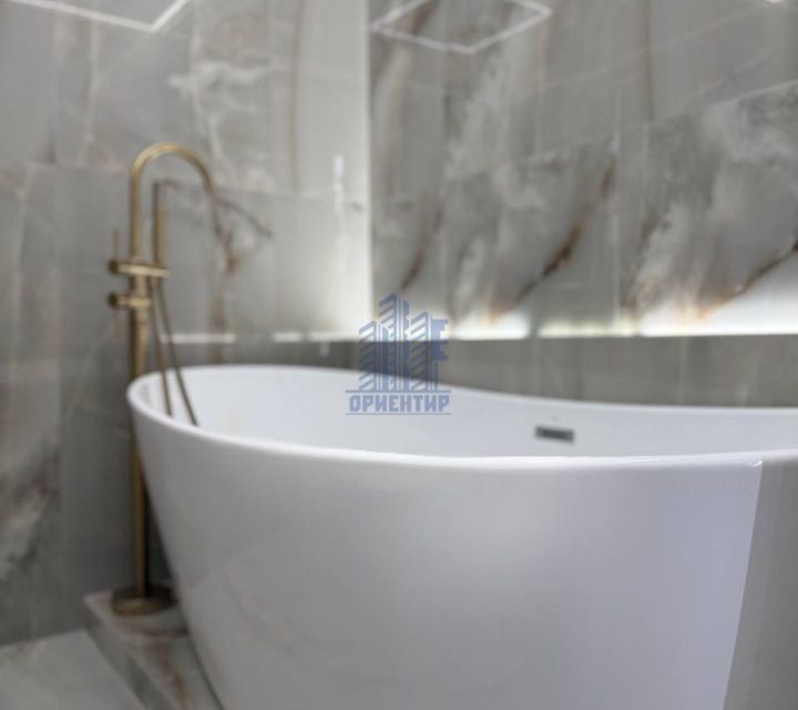 Продаётся 2-комнатная квартира, 93.8 м²