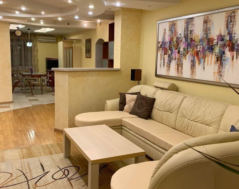 Продаётся 5-комнатная квартира, 117 м²