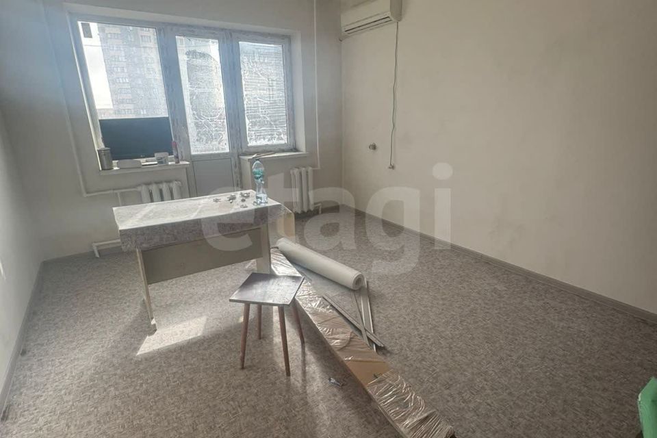 Продаётся 1-комнатная квартира, 38 м²