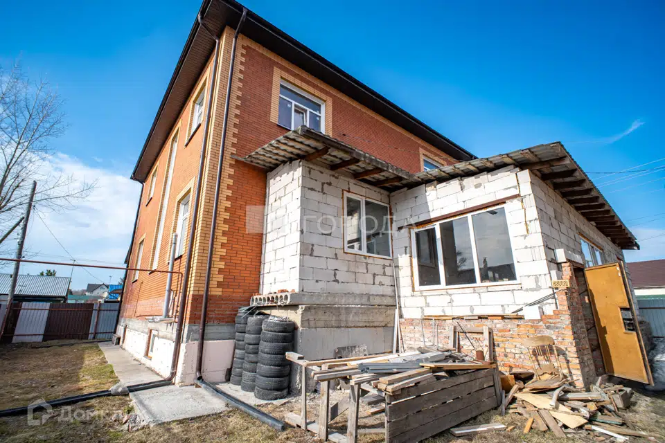Продаётся 3-этажный дом, 437 м²