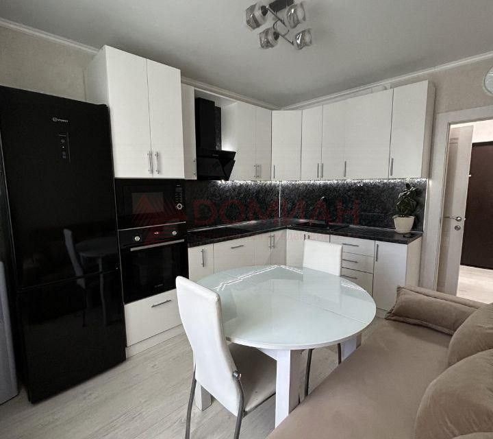 Продаётся 1-комнатная квартира, 42 м²