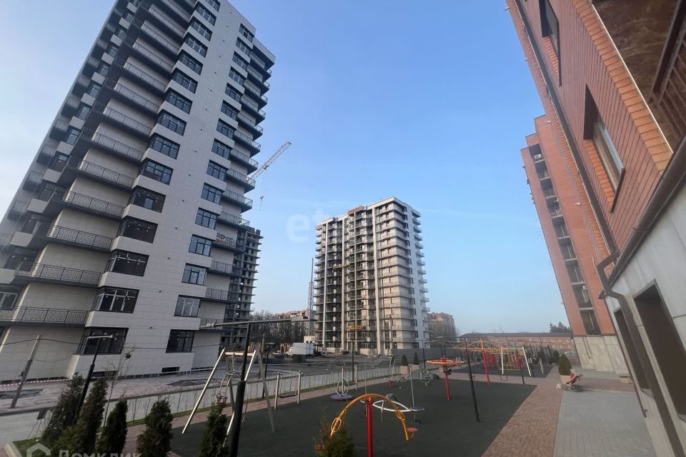Продаётся 3-комнатная квартира, 127 м²