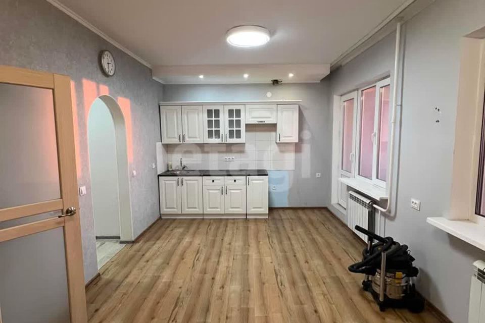Продаётся 1-комнатная квартира, 42.8 м²