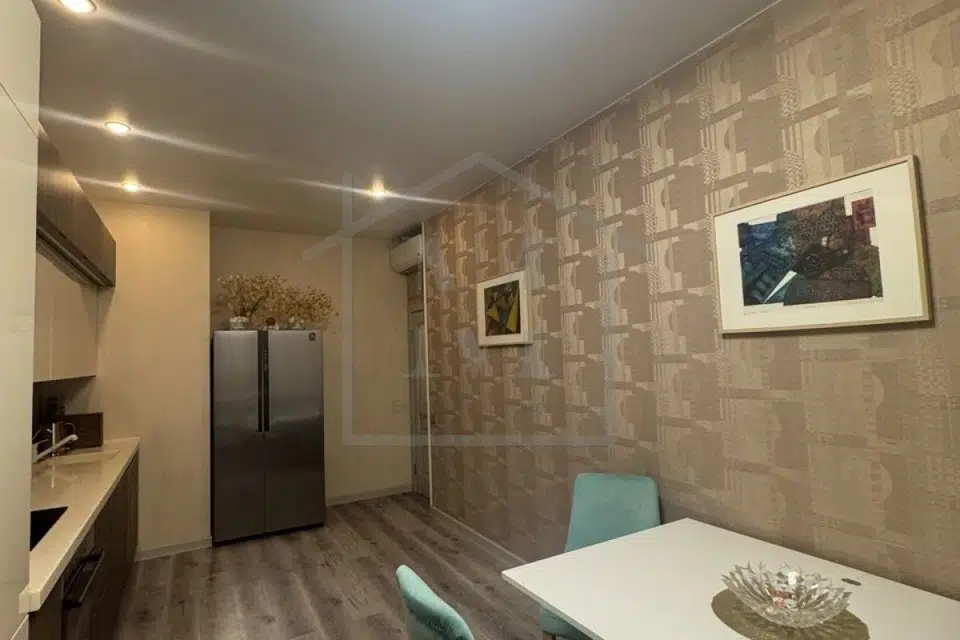 Продаётся 3-комнатная квартира, 83 м²