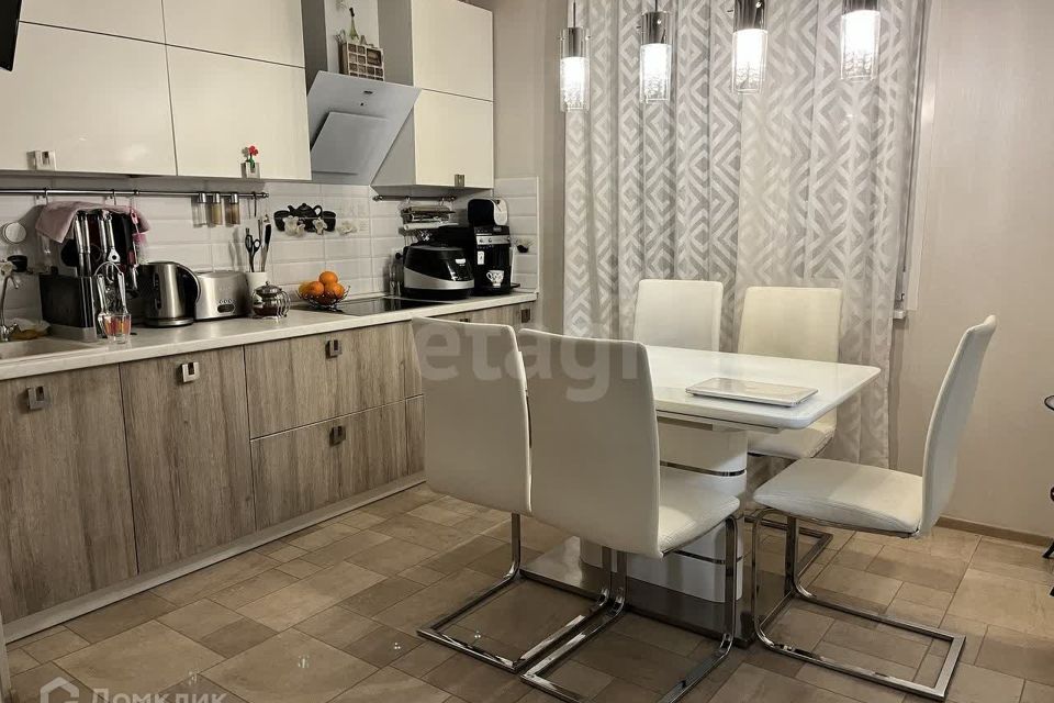 Продаётся 2-комнатная квартира, 58 м²