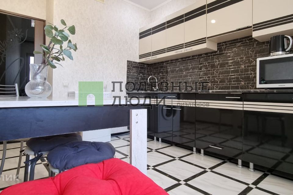 Продаётся 1-комнатная квартира, 37.4 м²