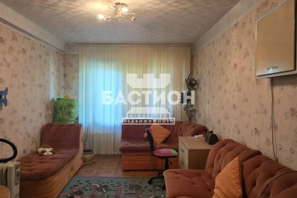 Продаётся 4-комнатная квартира, 66.8 м²