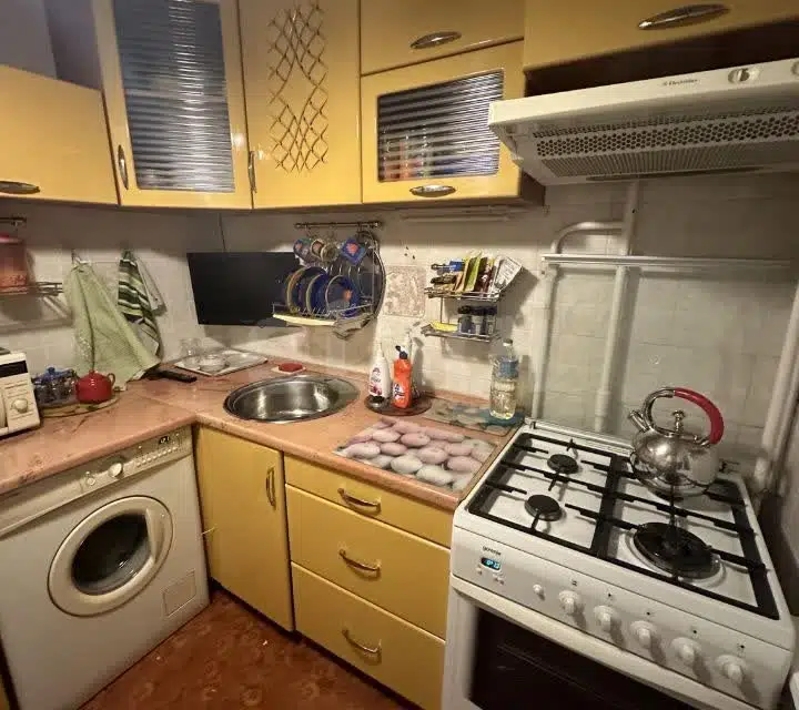 Продаётся 3-комнатная квартира, 57.8 м²