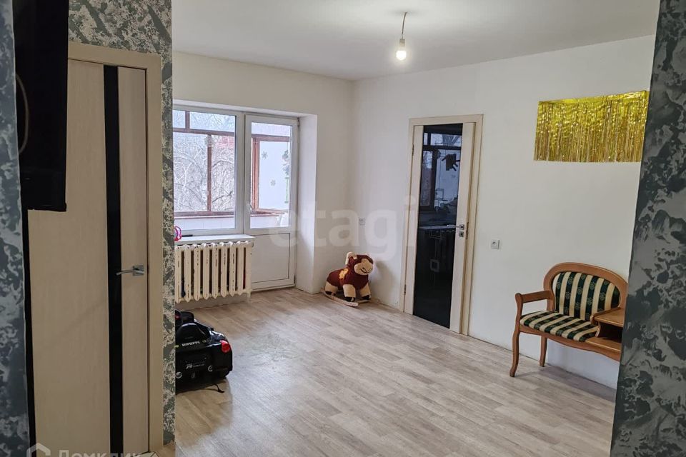 Продаётся 3-комнатная квартира, 55.6 м²