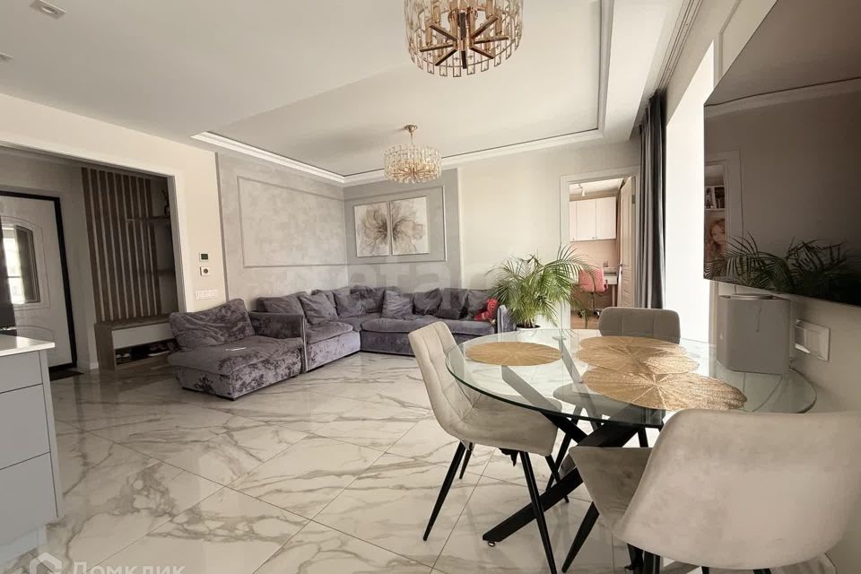 Продаётся 2-комнатная квартира, 65 м²