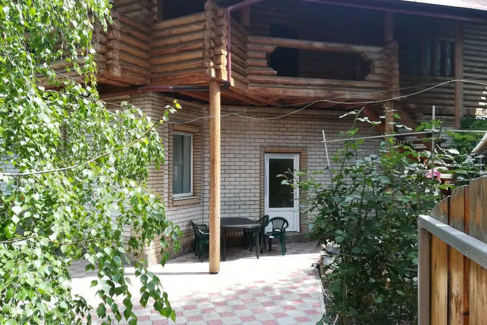 Продаётся 2-этажный дом, 561 м²