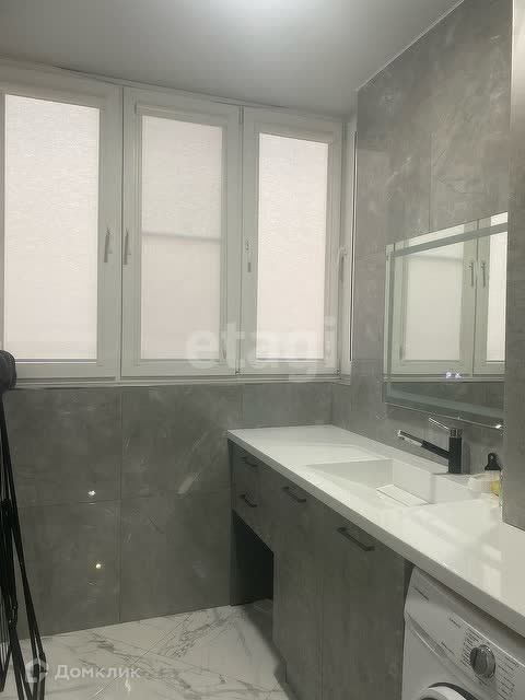 Продаётся 1-комнатная квартира, 49 м²