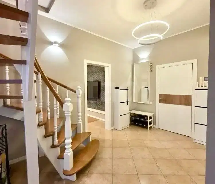 Продаётся 4-комнатная квартира, 152.4 м²